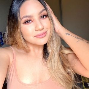 Meet your Posher, Mireya